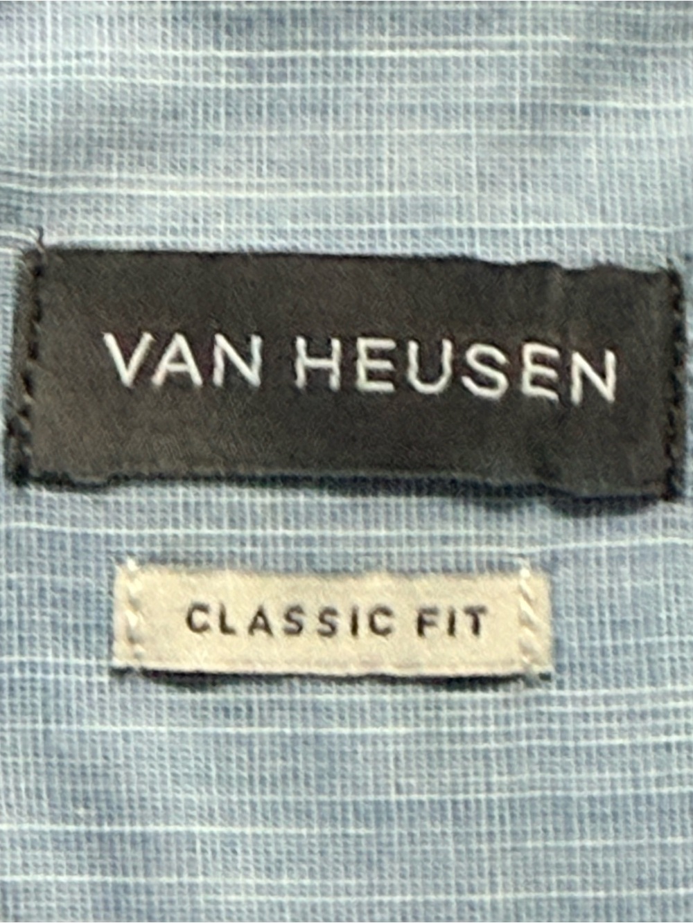 EUC Van Heusen Light Blue Short Sleeve Button-Down Shirt - Picture 2 of 5